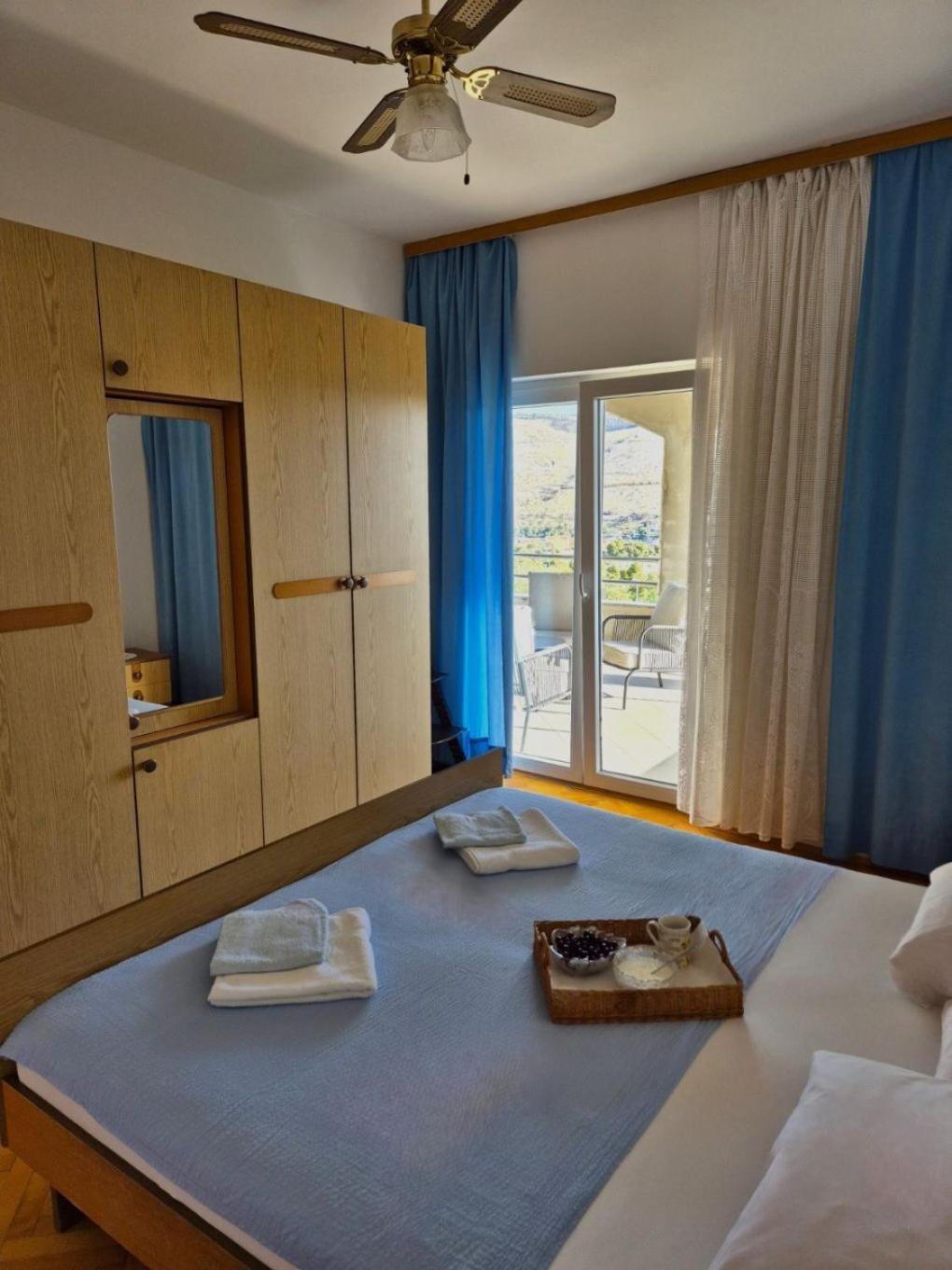 Apartments Josi - Parking And Barbecue Grebaštica Eksteriør billede